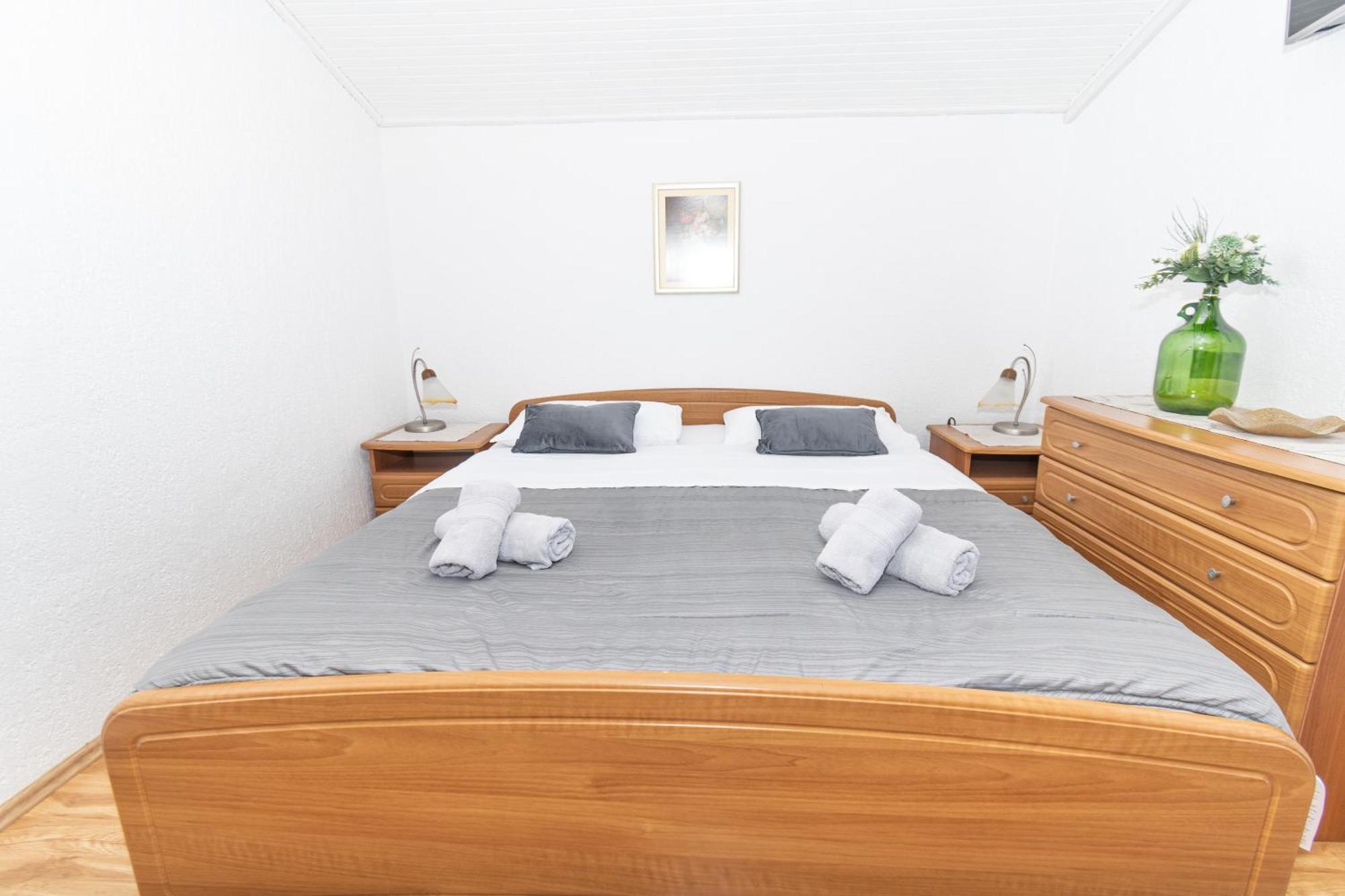 Spacious Villa For 10 With A Big Private Pool Trilj エクステリア 写真