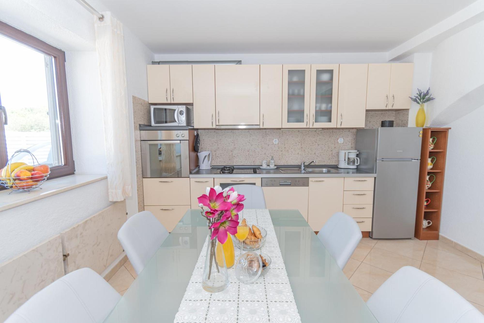 Spacious Villa For 10 With A Big Private Pool Trilj エクステリア 写真