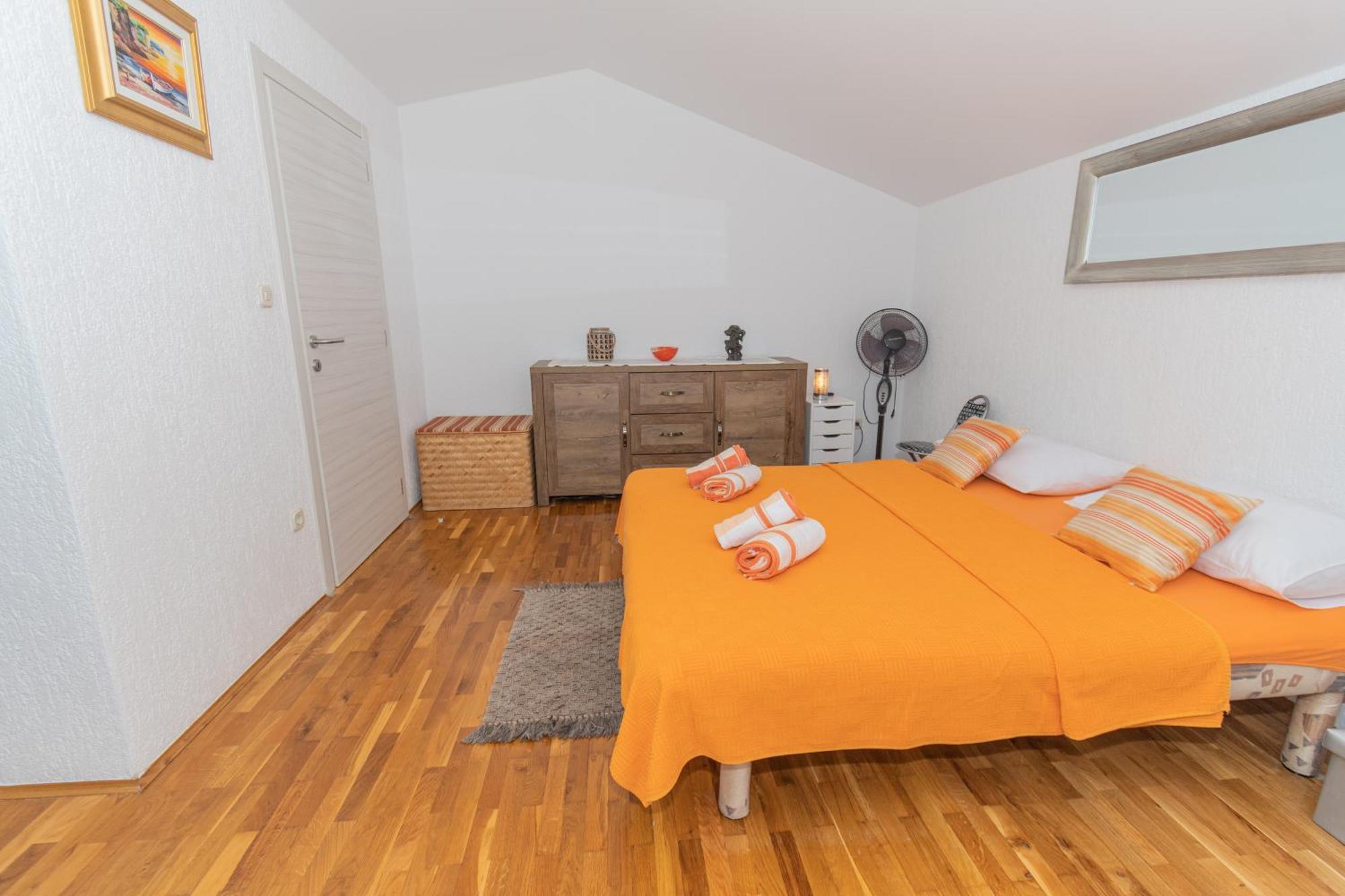 Spacious Villa For 10 With A Big Private Pool Trilj エクステリア 写真