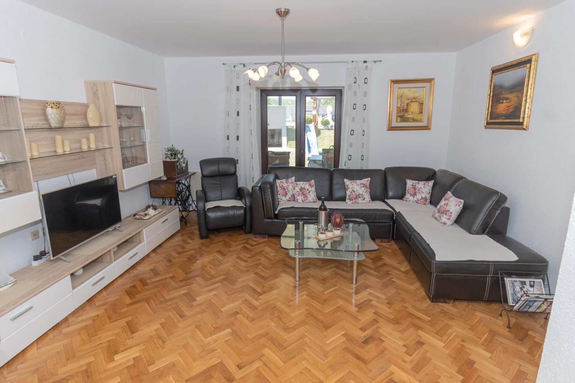 Spacious Villa For 10 With A Big Private Pool Trilj エクステリア 写真