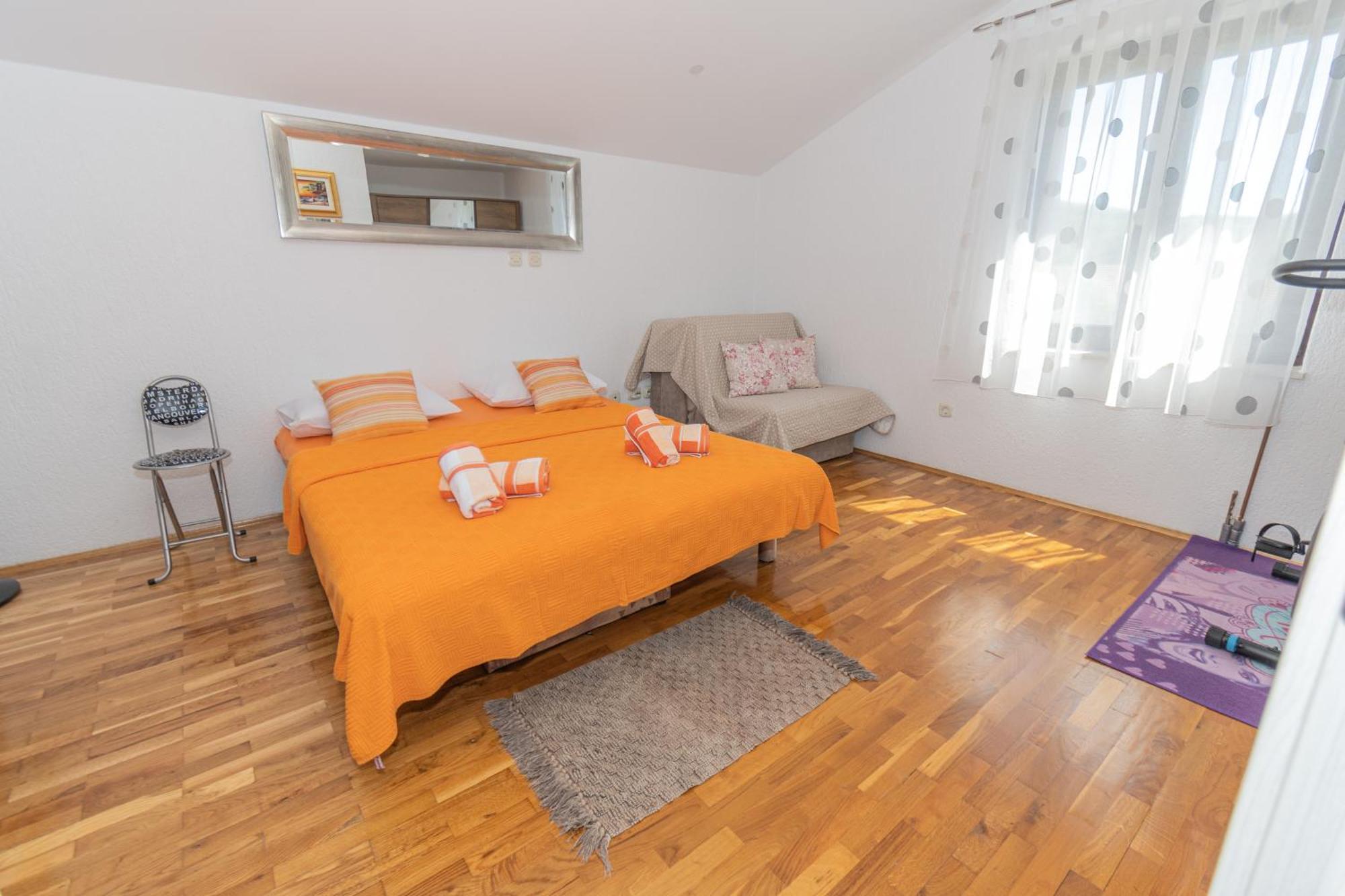 Spacious Villa For 10 With A Big Private Pool Trilj エクステリア 写真