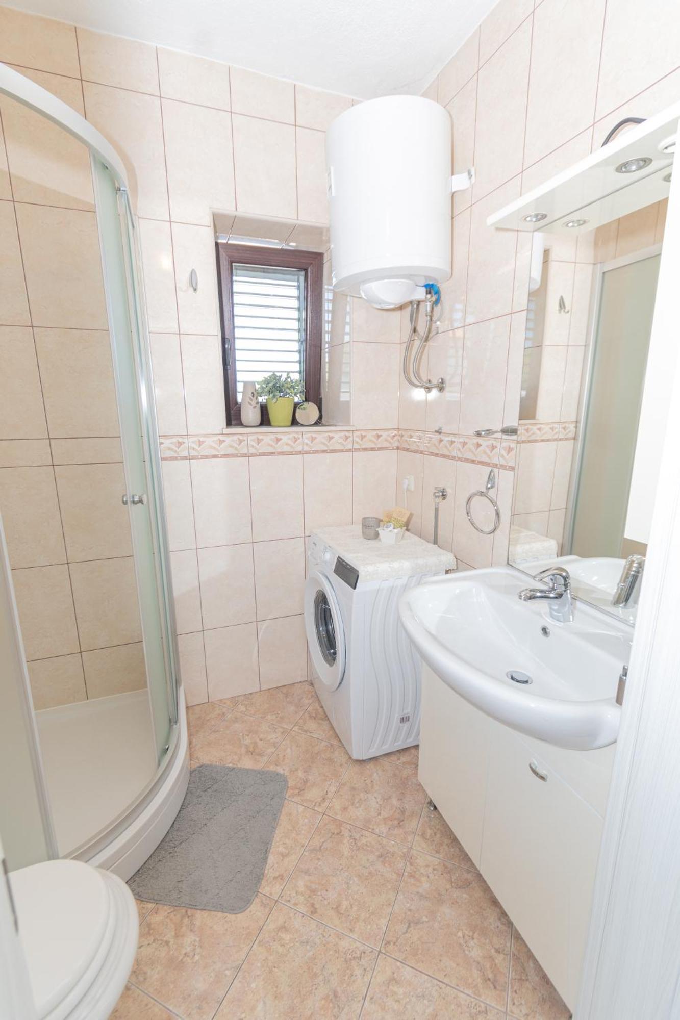 Spacious Villa For 10 With A Big Private Pool Trilj エクステリア 写真